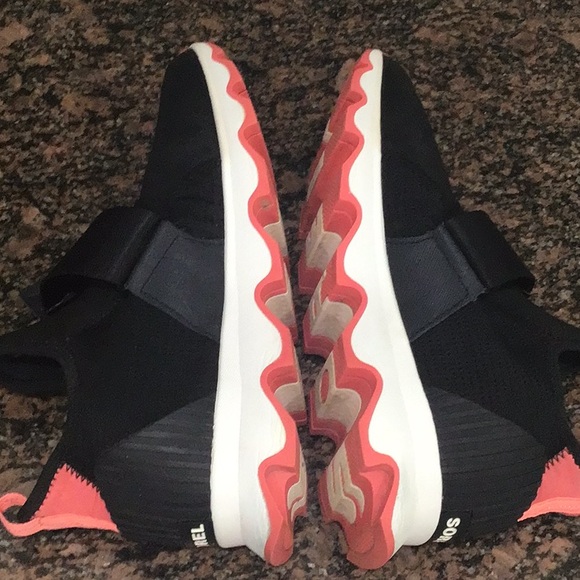 Sorel Women’s Size 9 Kinetic Sneaker High Top Strap Black Mesh Upper Velcro - Picture 14 of 15